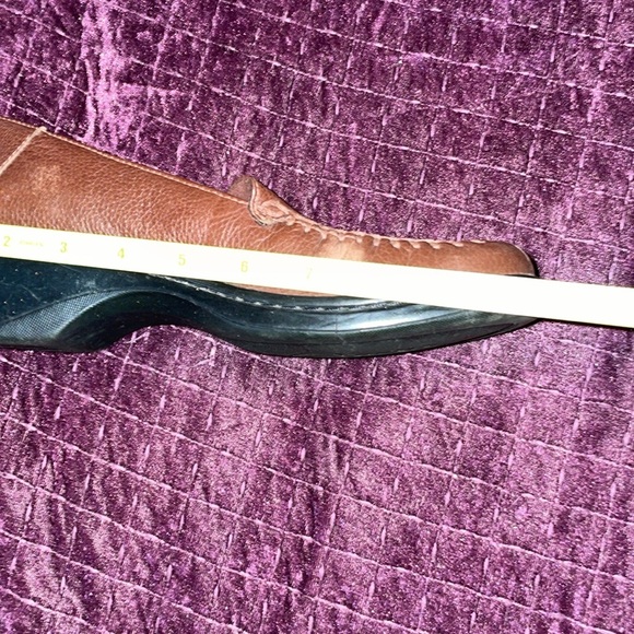 Ladies Brown leather Clark shoes the soles need to be replaced free w/ any order - Picture 9 of 10
